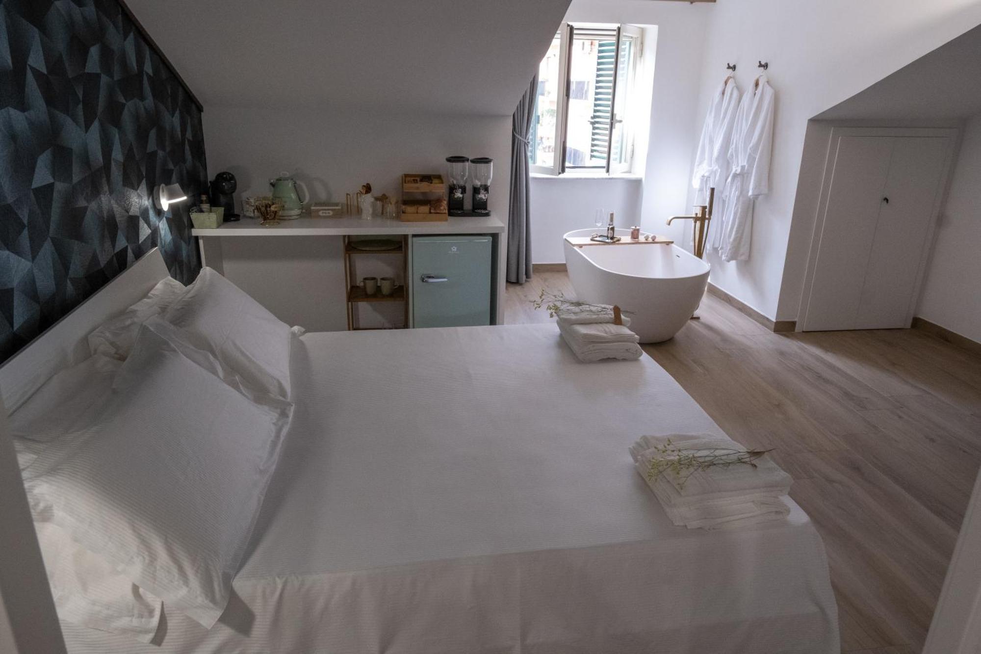 Coraline Deluxe Rooms Castellammare di Stabia Extérieur photo