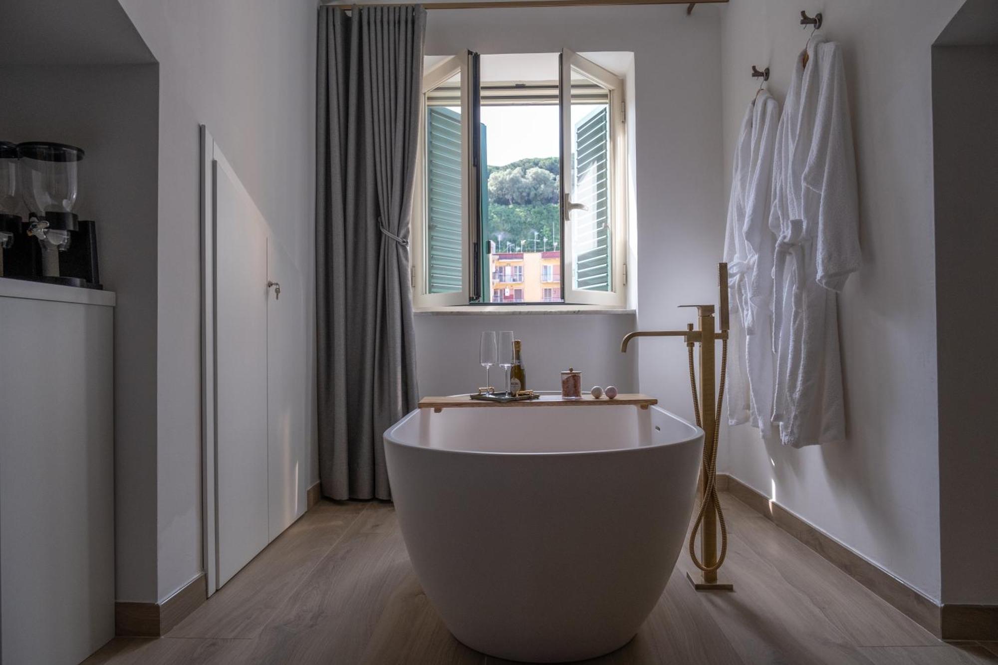 Coraline Deluxe Rooms Castellammare di Stabia Extérieur photo